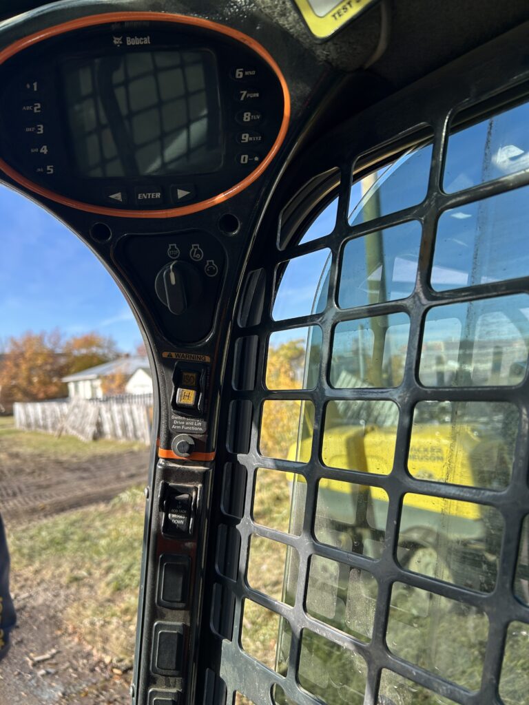 2014 Bobcat T650 CTL w/ Bucket 12