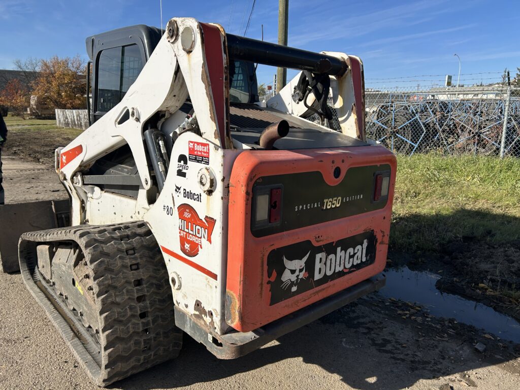 2014 Bobcat T650 CTL w/ Bucket 4