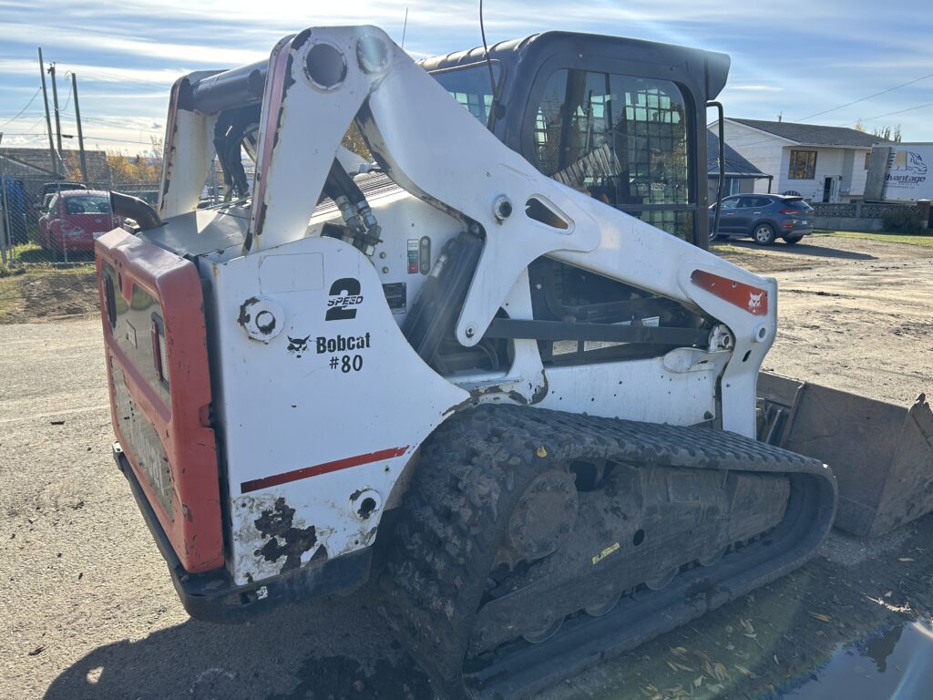 2014 Bobcat T650 CTL w/ Bucket 1