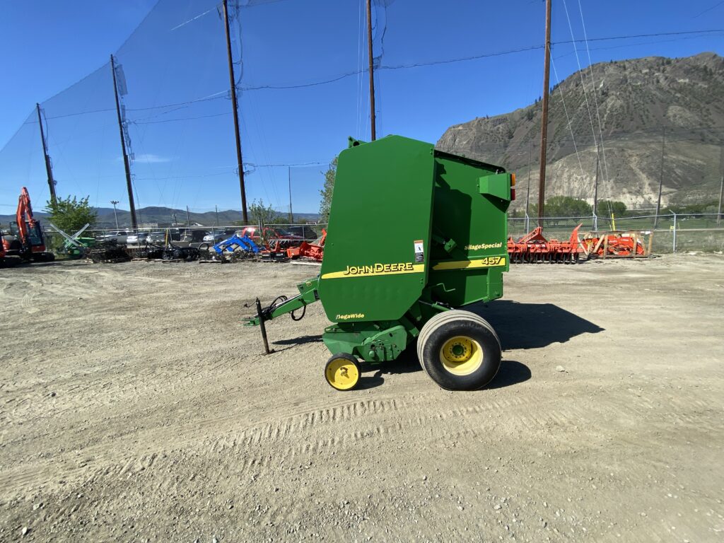 2003 John Deere 457 Round Baler