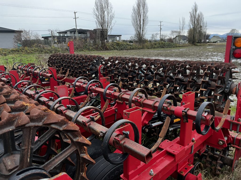 2014 Brillion WCCS-3003 25' Folding Pulvimulcher 2