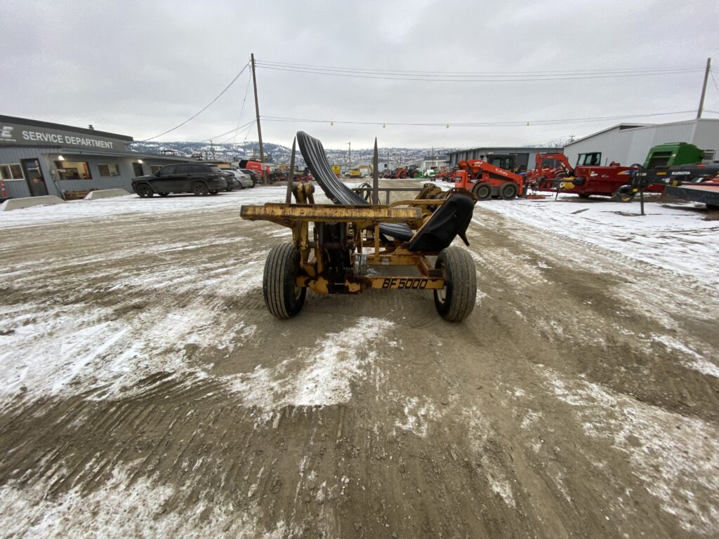 2005 Agway Bale feeder 2