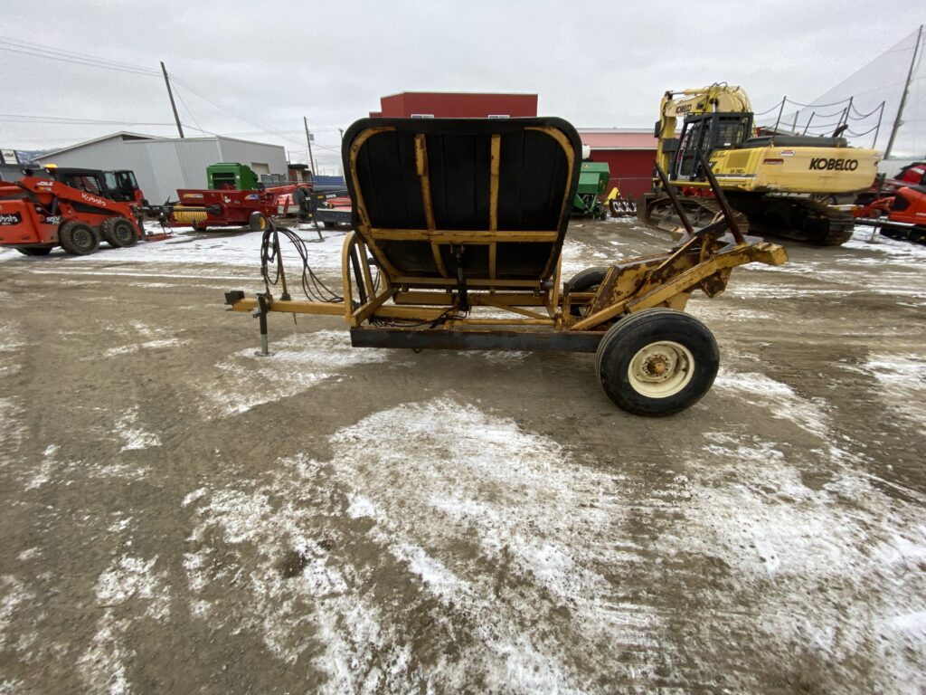 2005 Agway Bale feeder 1