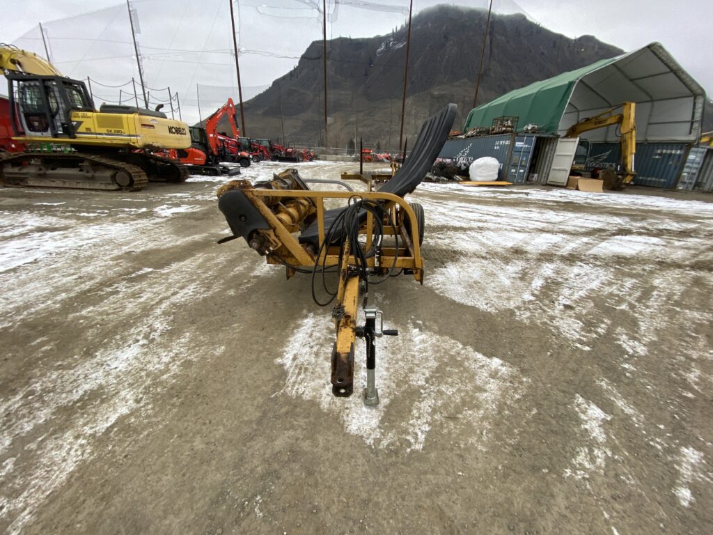 2005 Agway Bale feeder 3