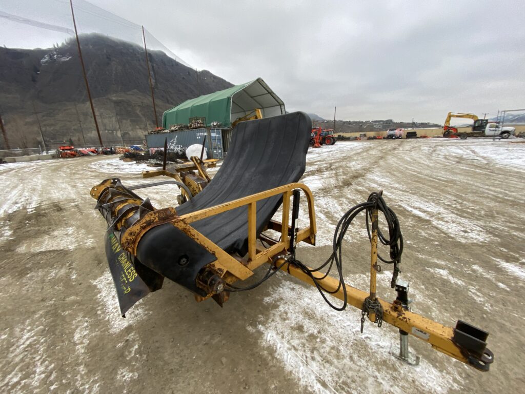 2005 Agway Bale feeder 4