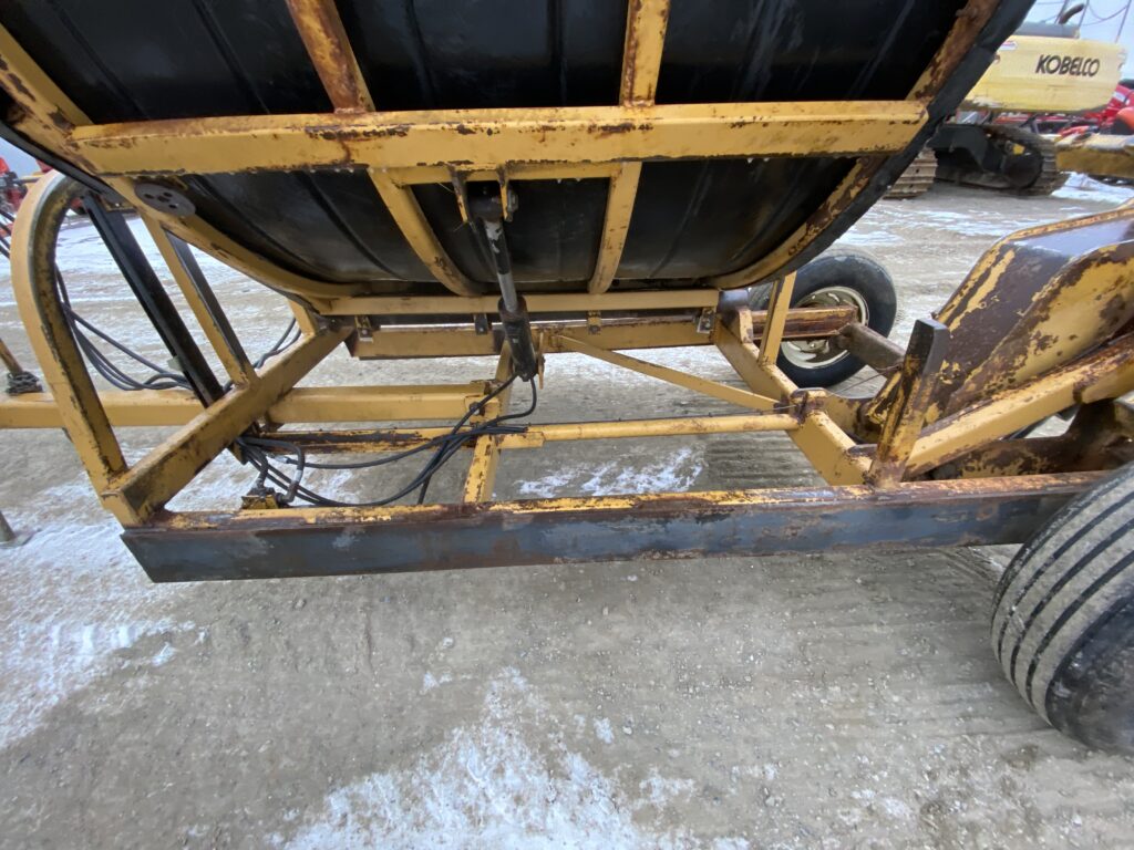 2005 Agway Bale feeder 5