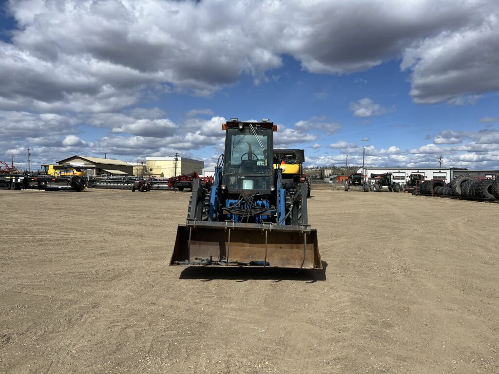 1990 Versatile 276 Bi-Directional Tractor w/ Loader 4