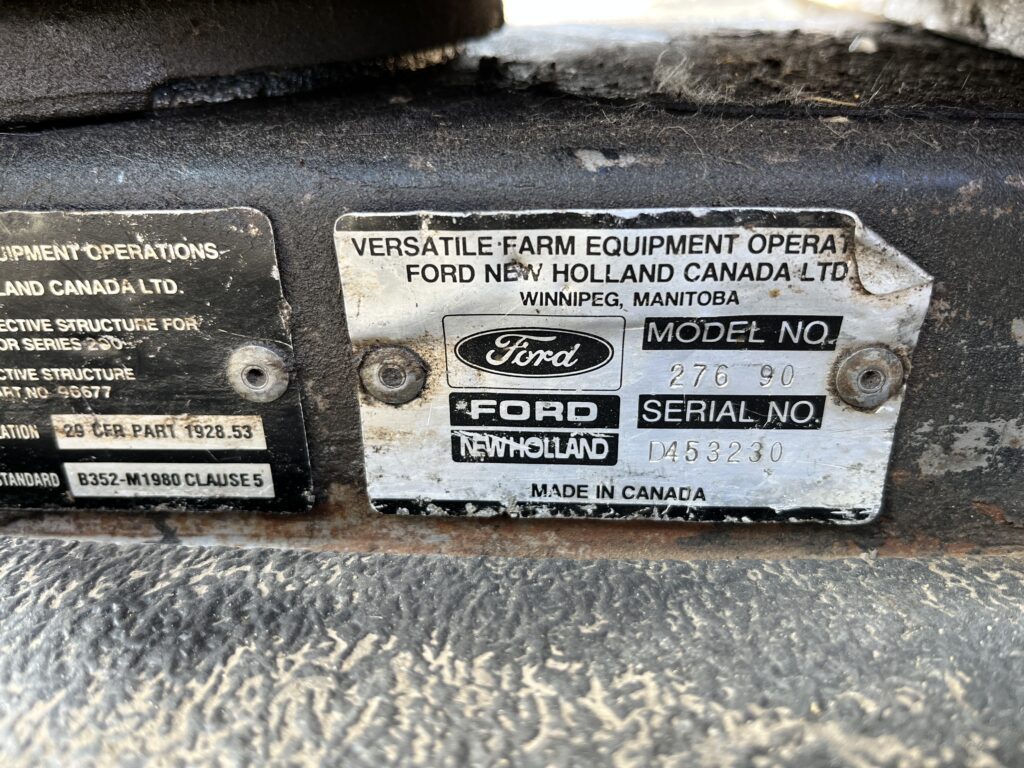 1990 Versatile 276 Bi-Directional Tractor w/ Loader 9