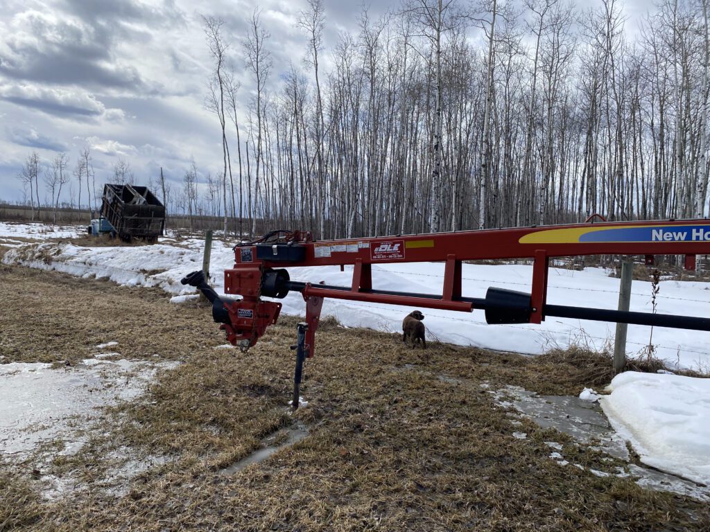 2013 New Holland H7460 Discbine 2