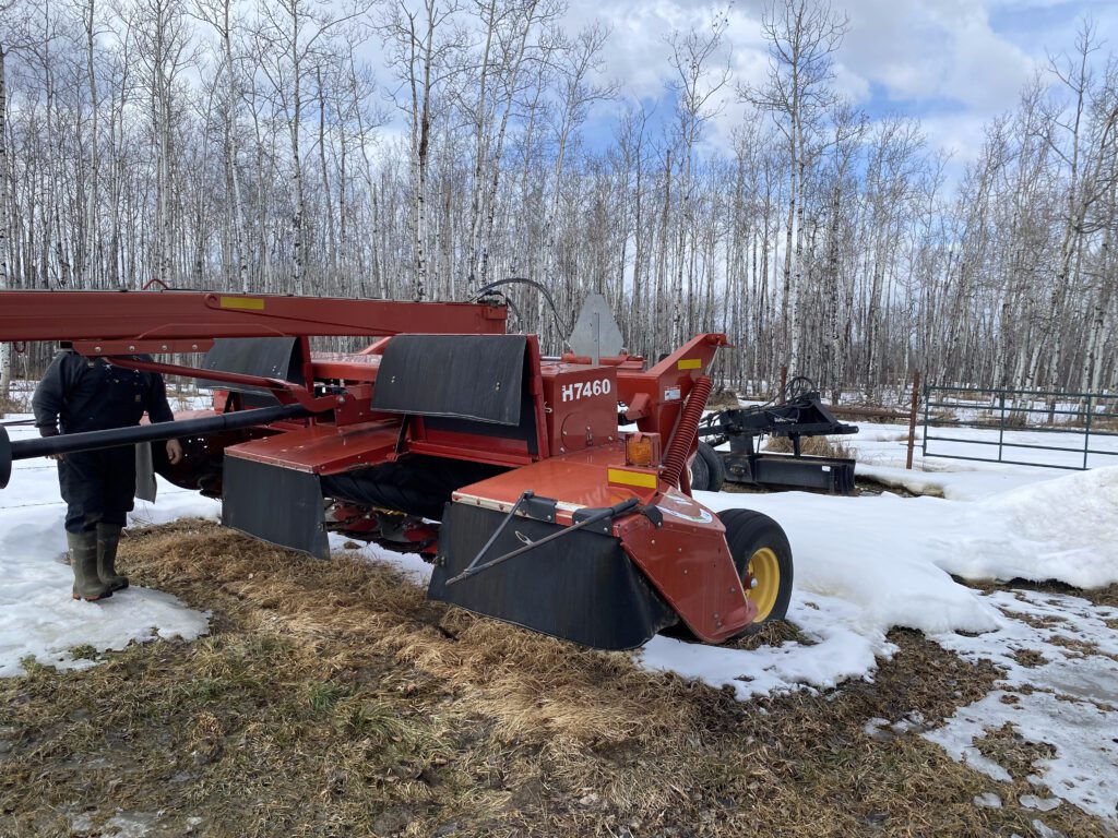 2013 New Holland H7460 Discbine 1