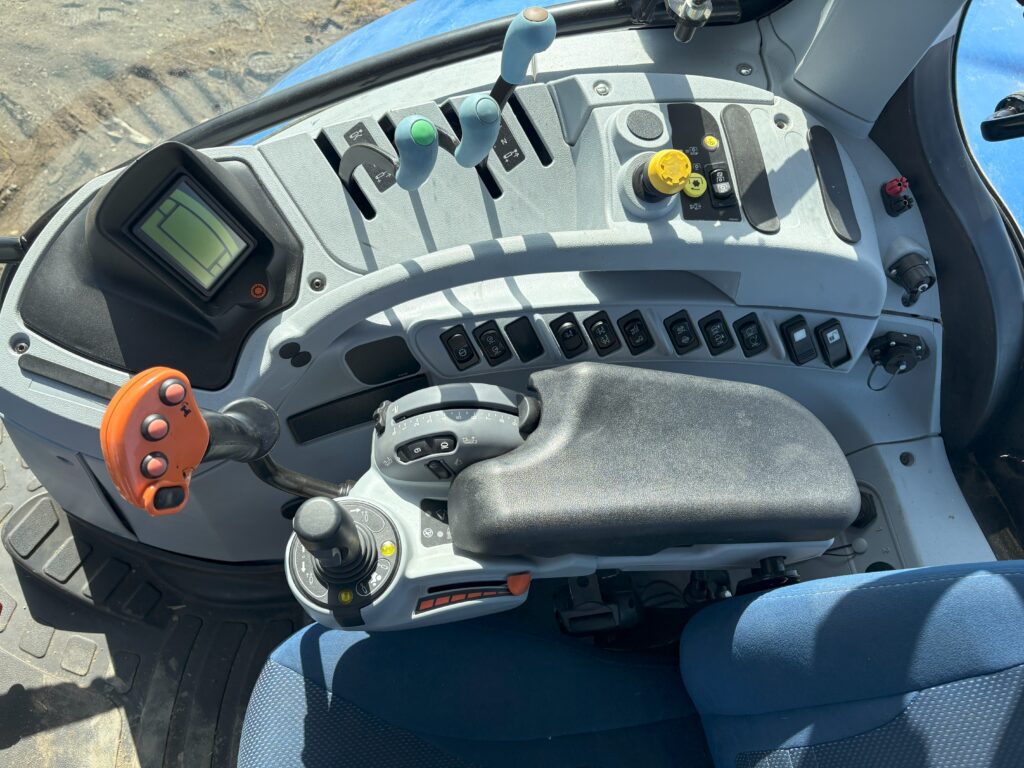 2021 New Holland T7.190 Classic Tractor 7
