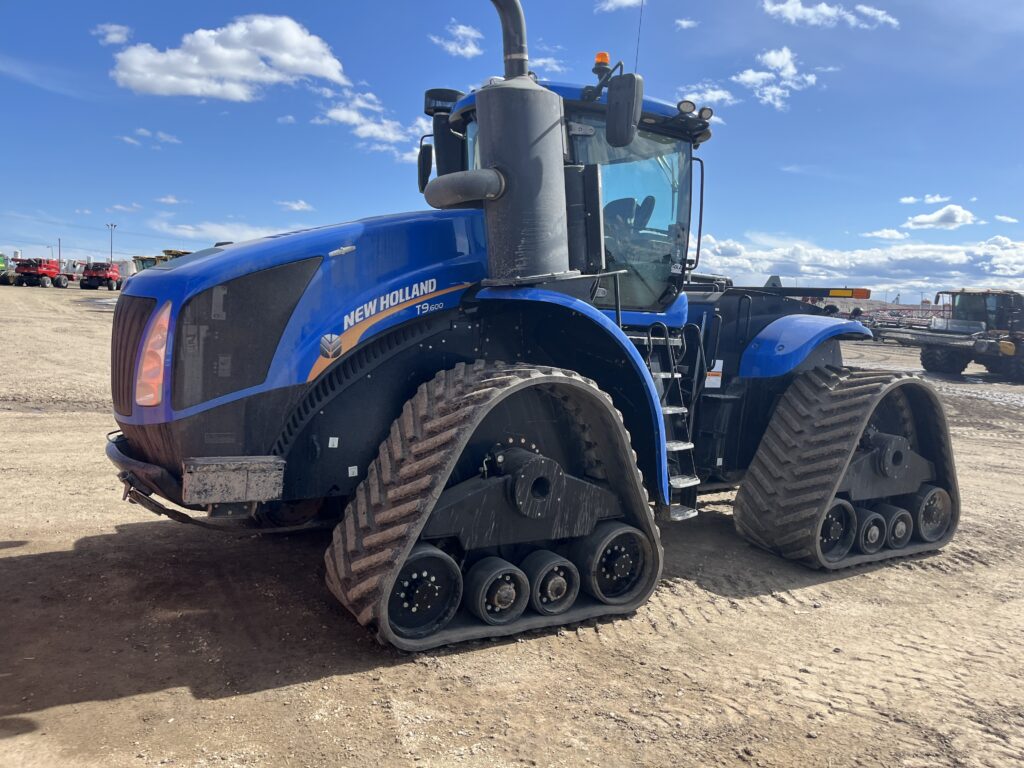 2019 New Holland T9.600 Smarttrax CVT Tractor 1