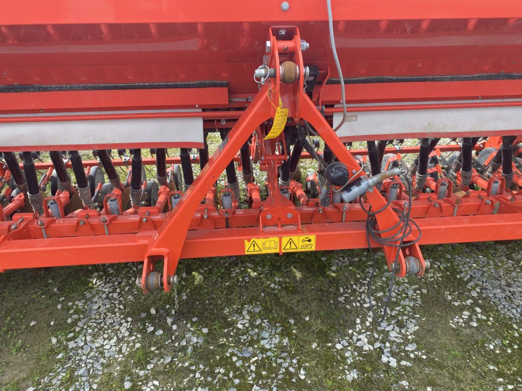 Kuhn Premia 4000 3 point 13ft 1in wide No Till Seeder 3