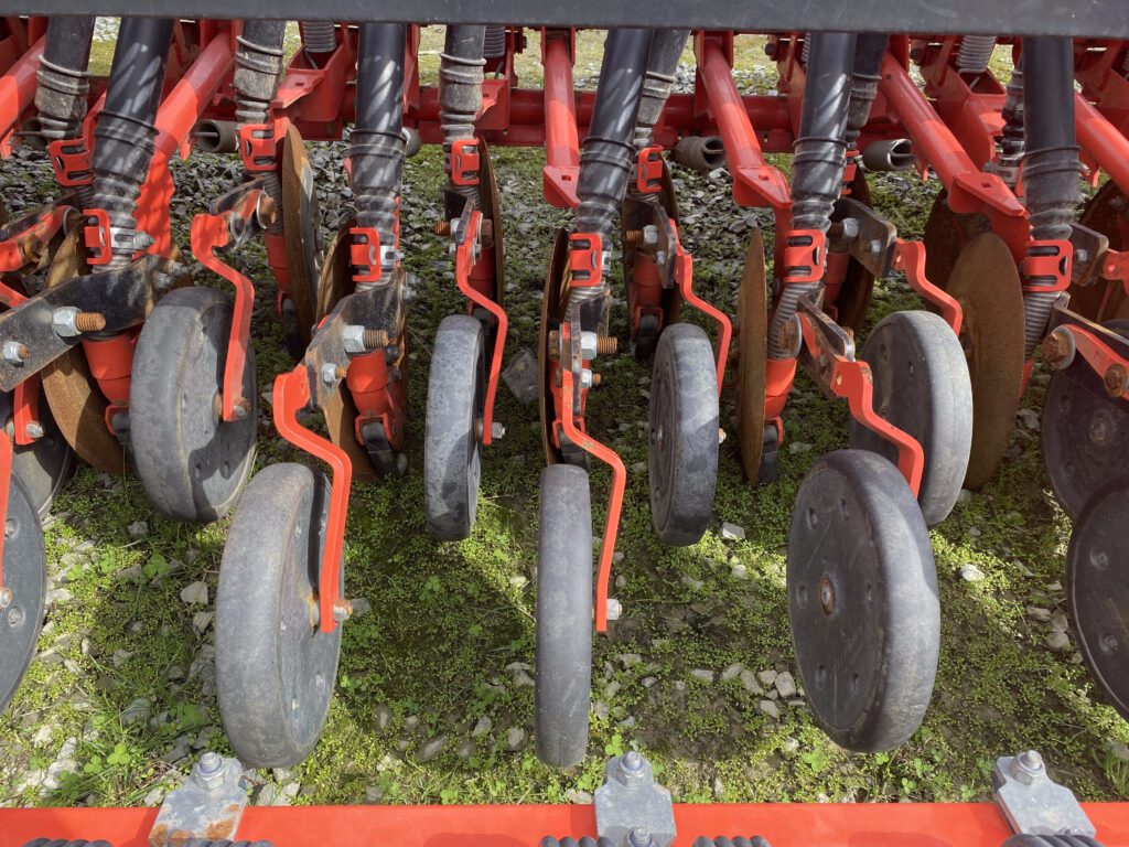 Kuhn Premia 4000 3 point 13ft 1in wide No Till Seeder 5