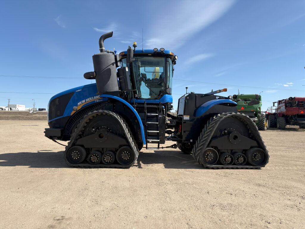 2019 New Holland T9.600 Smarttrax CVT Tractor 0