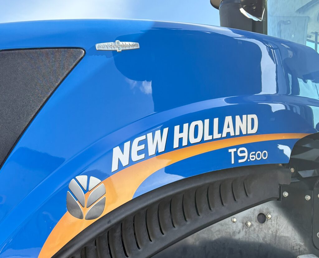 2019 New Holland T9.600 Smarttrax CVT Tractor 4