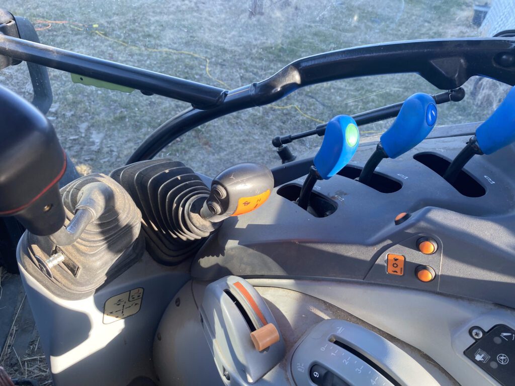 2016 New Holland T5.115 Tractor 6