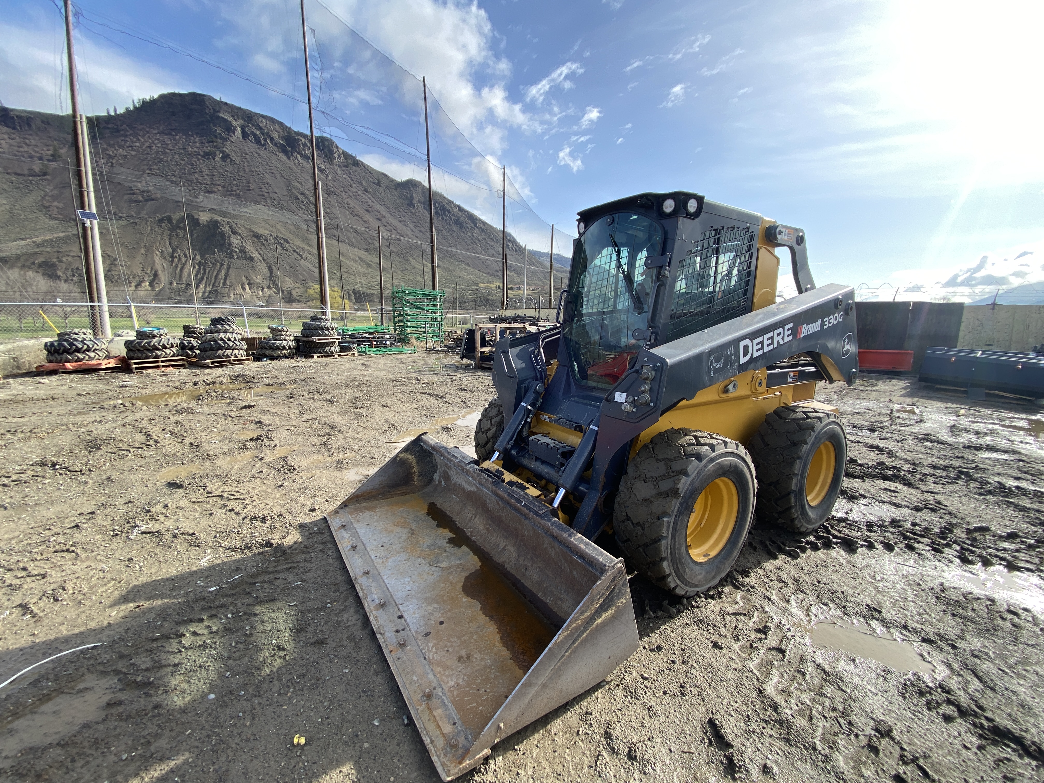 2018 John Deere 330G Skid Steer 1