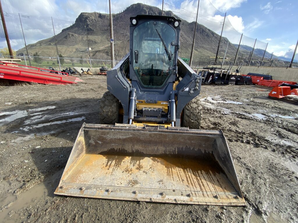 2018 John Deere 330G Skid Steer 3
