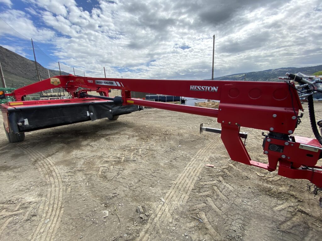 2018 Massey Ferguson 1383 Center Pull Discbine 1