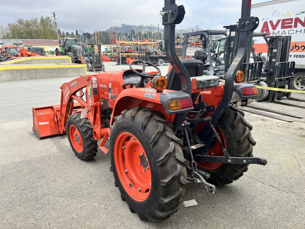 2017 Kubota L3901 with Loader 1