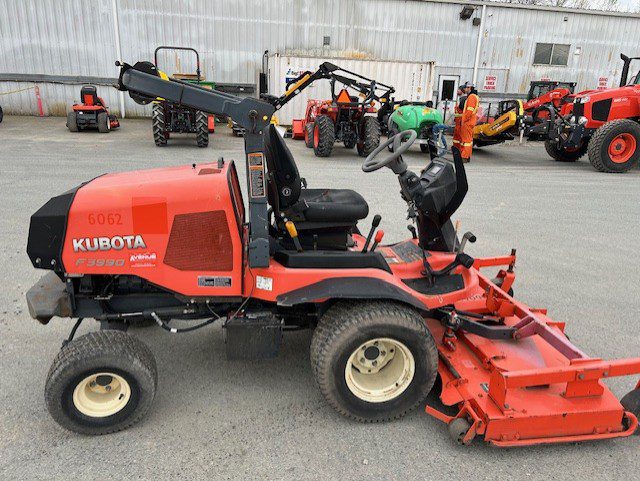 2014 Kubota F3990 Commercial Front Mower 1