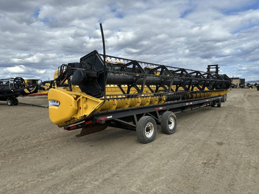 2012 New Holland 760CG Vari-Feed Header 1