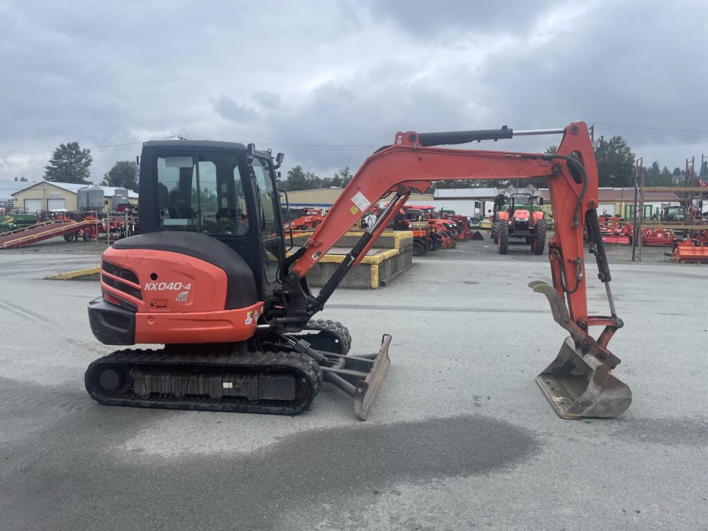 Used 2017 Kubota KX040-4G Excavator 1
