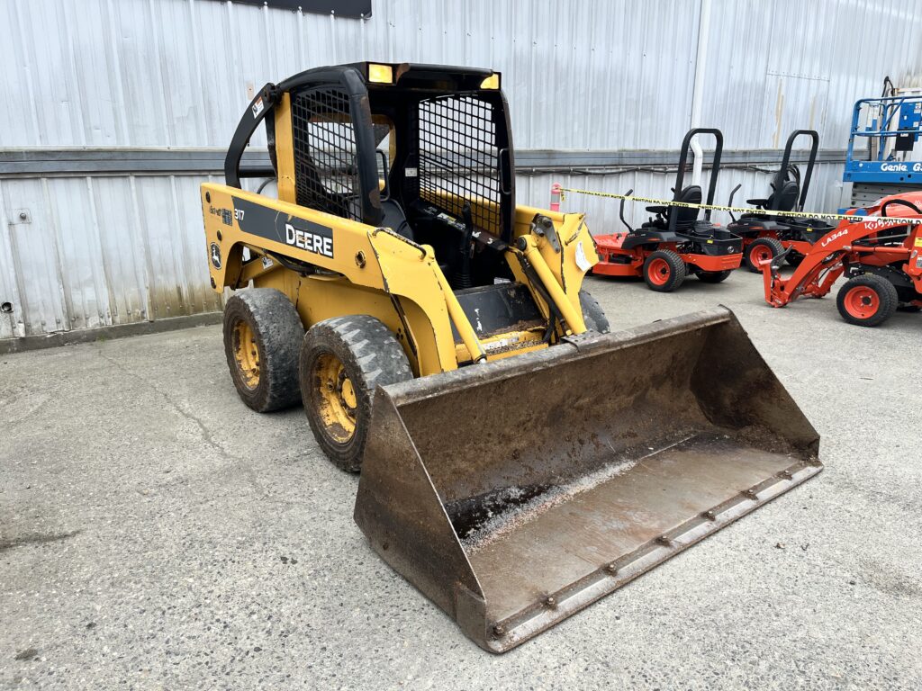 John Deere 317 Skid Steer 0