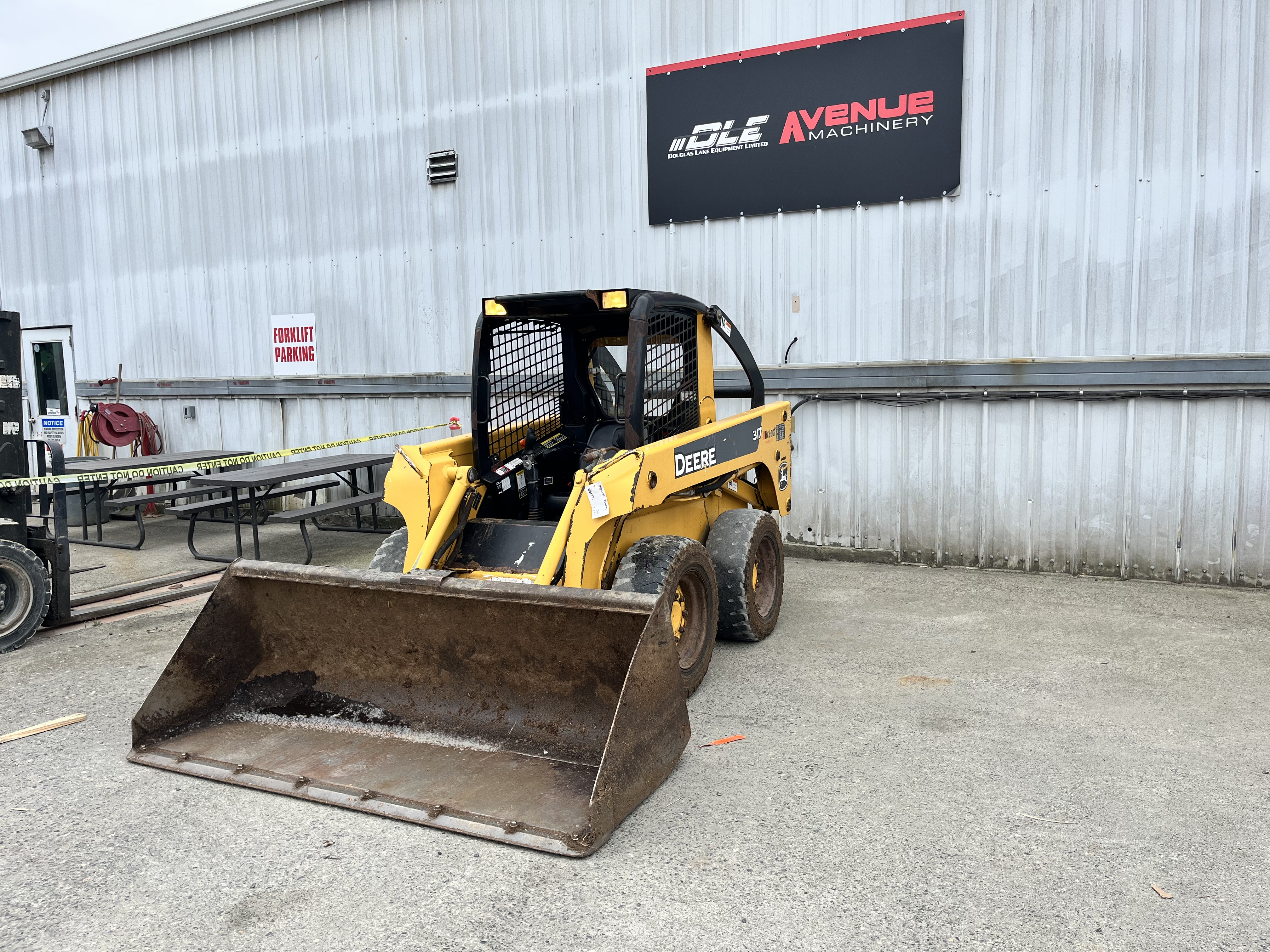 John Deere 317 Skid Steer 1