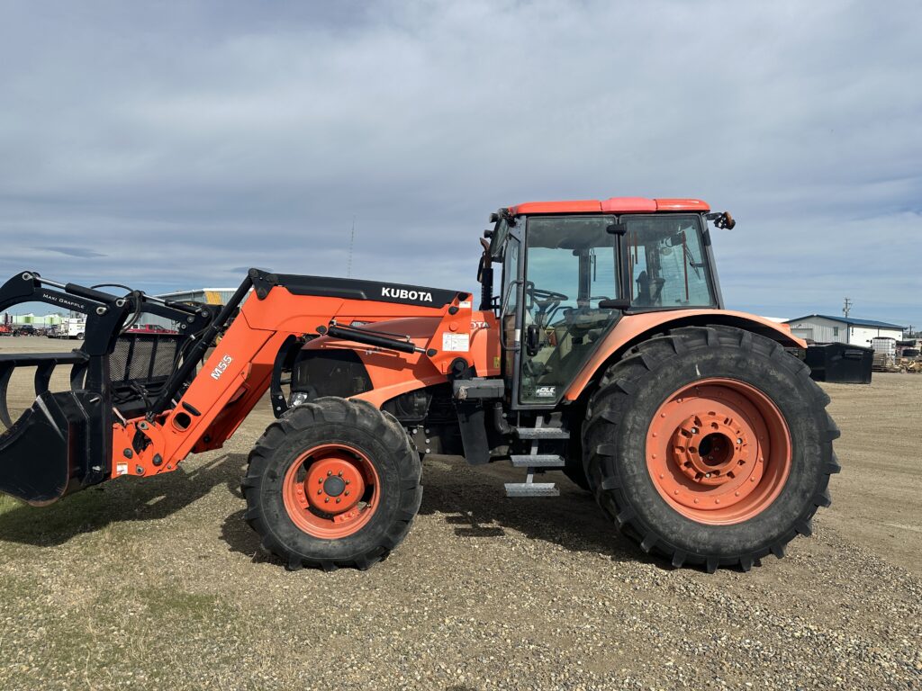 2011 Kubota M135XDTC Tractor