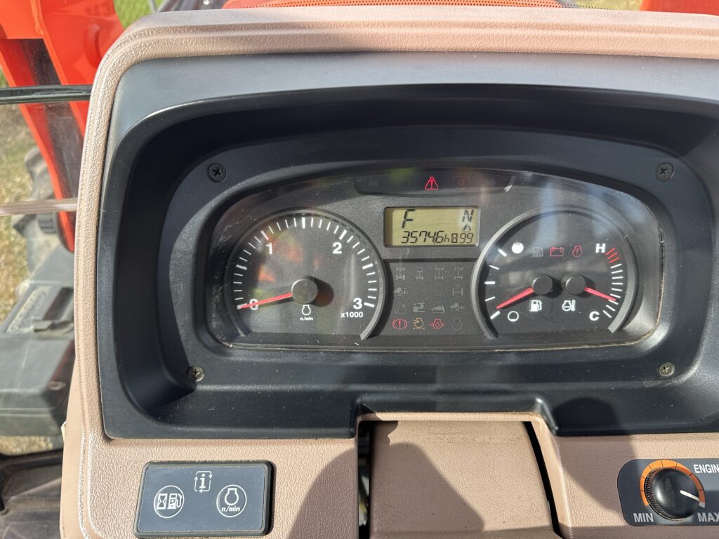 2011 Kubota M135XDTC Tractor 4