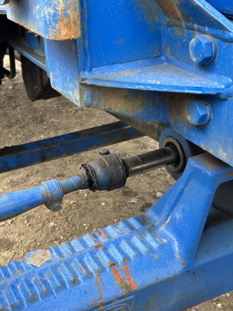 1990 New Holland 8630 FWA Tractor 13