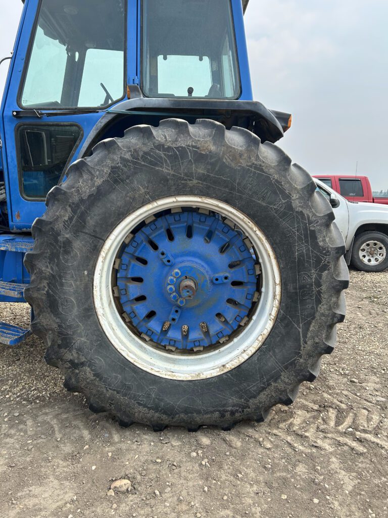 1990 New Holland 8630 FWA Tractor 5