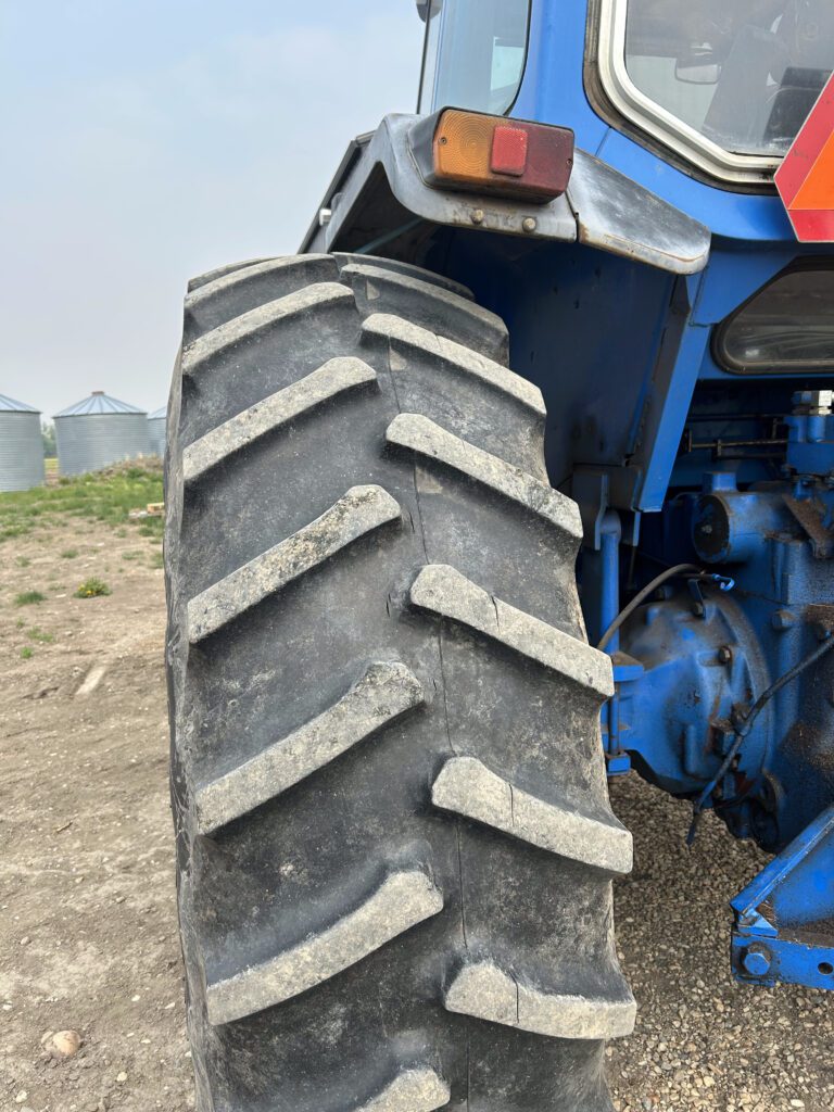 1990 New Holland 8630 FWA Tractor 6