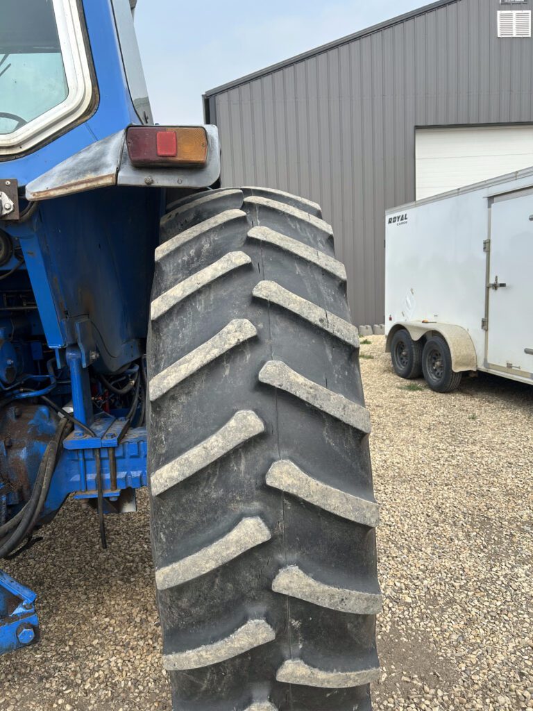 1990 New Holland 8630 FWA Tractor 7