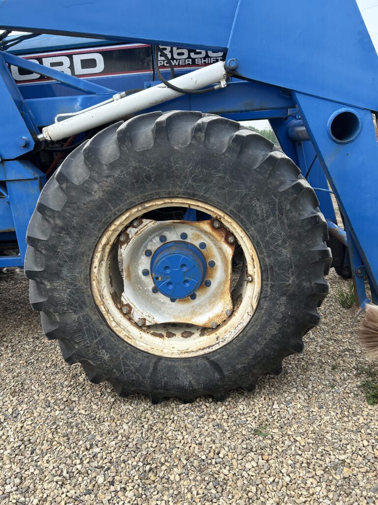 1990 New Holland 8630 FWA Tractor 8