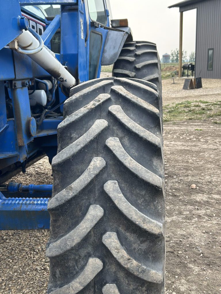 1990 New Holland 8630 FWA Tractor 10