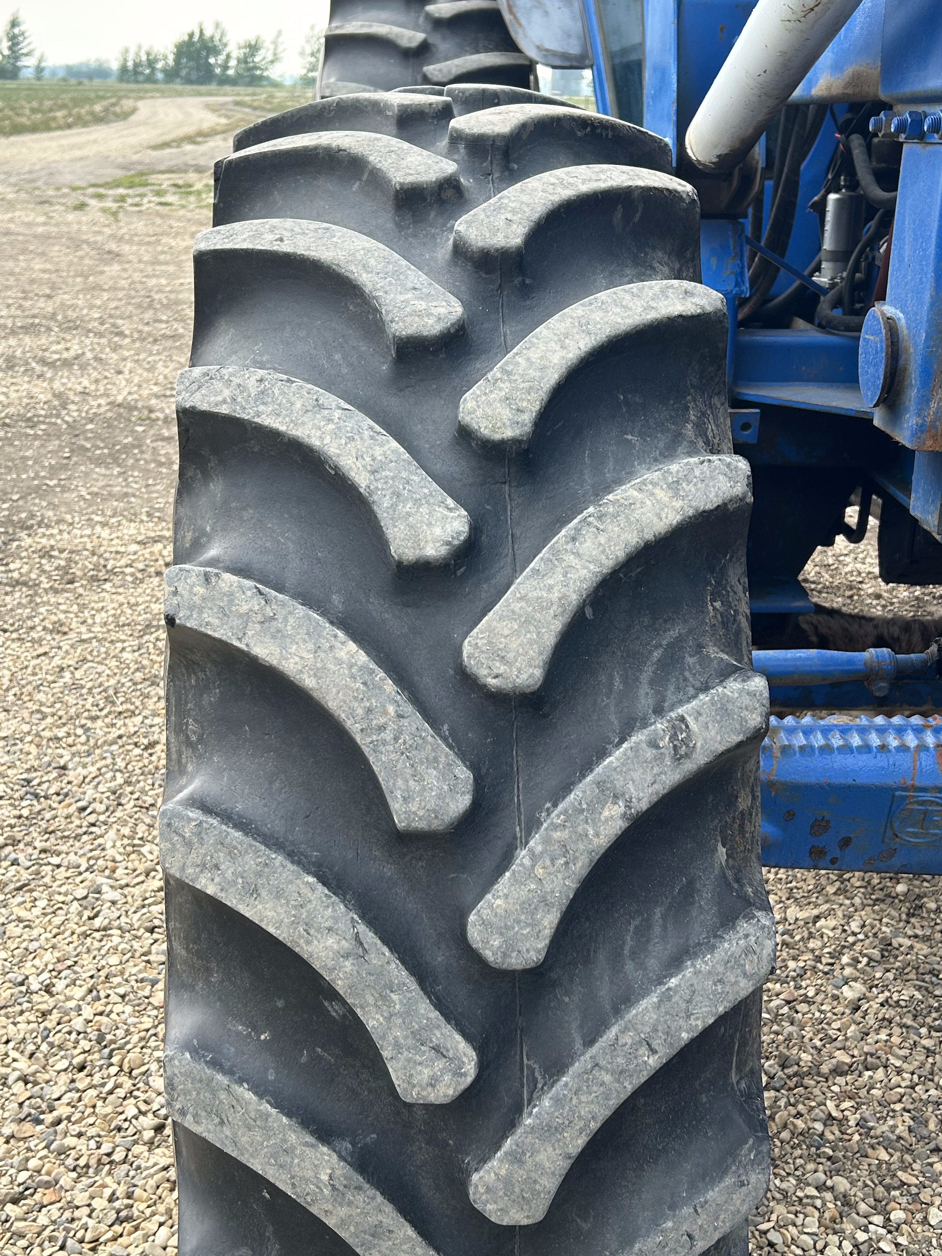 1990 New Holland 8630 FWA Tractor 11