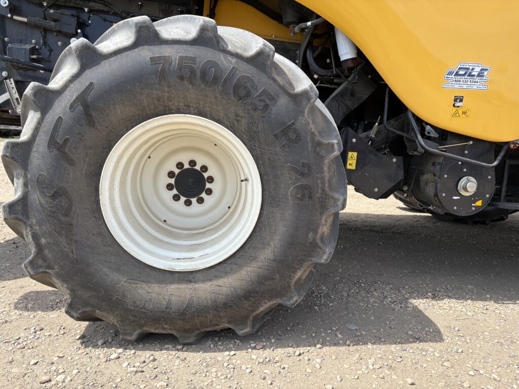 2022 New Holland CR8.90 Combine 5