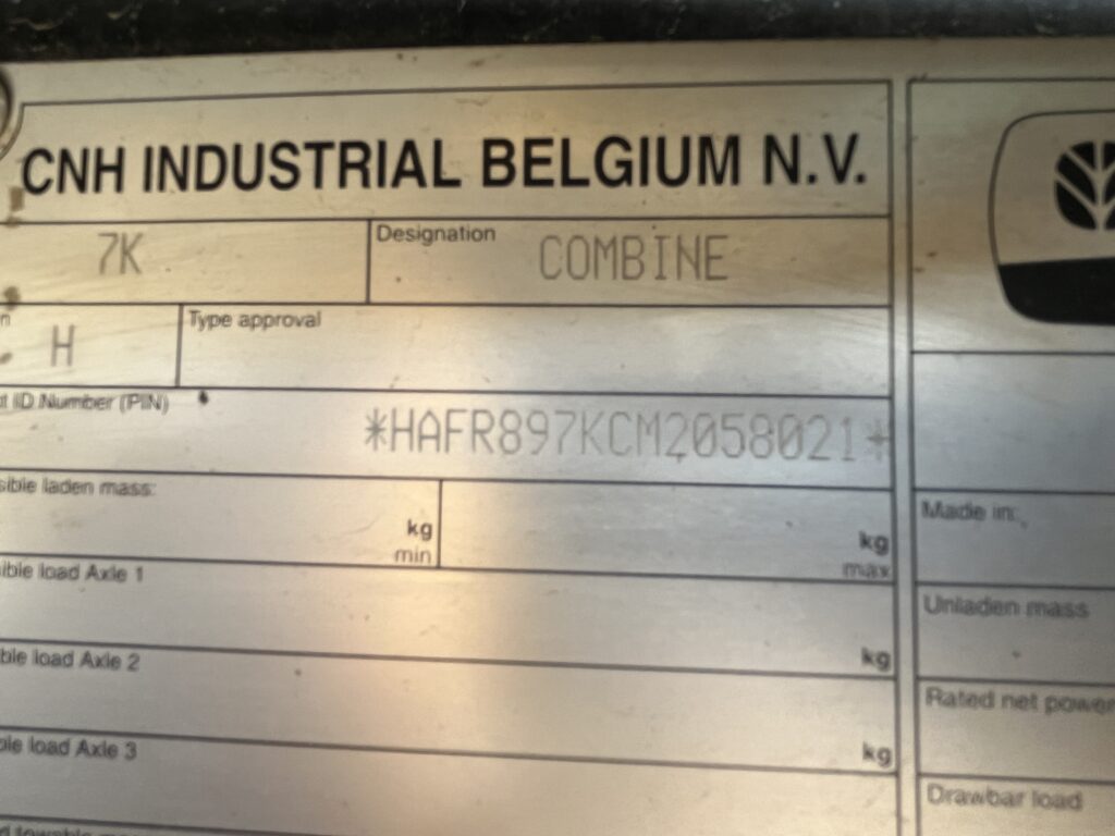 2022 New Holland CR8.90 Combine 7