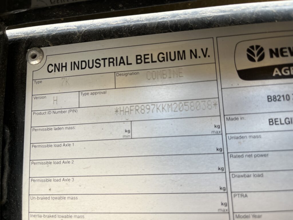 2022 New Holland CR8.90 Combine 4