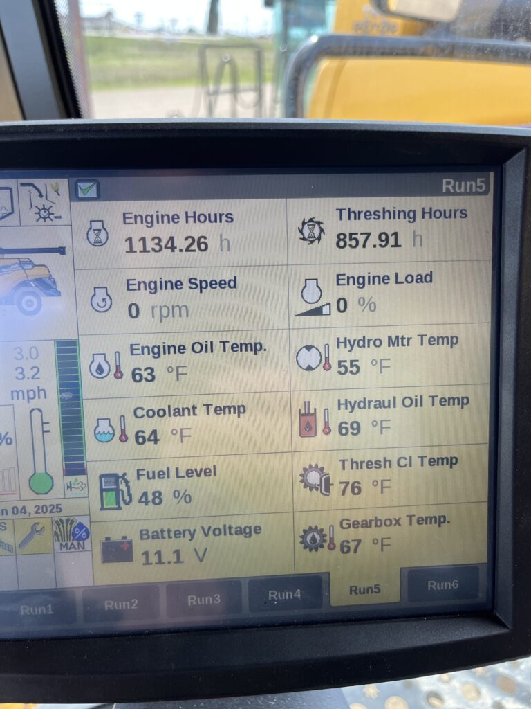 2022 New Holland CR8.90 Combine 6