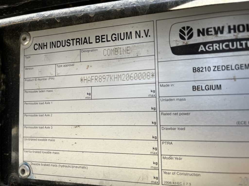 2022 New Holland CR8.90 Combine 6
