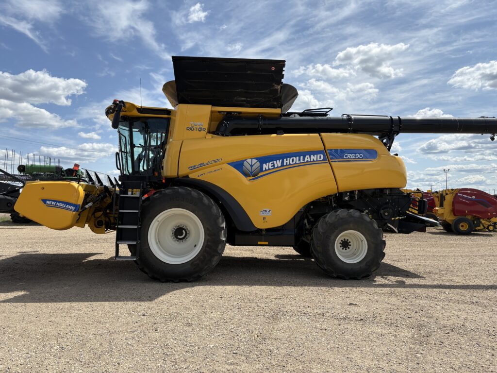 2022 New Holland CR8.90 Combine