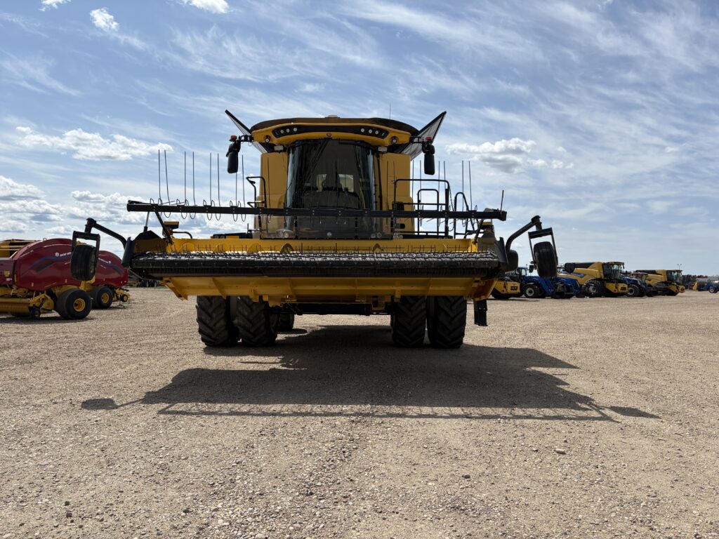 2022 New Holland CR8.90 Combine 2
