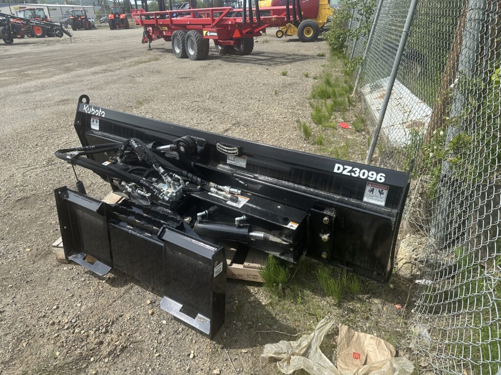 2021 Kubota DZ3096 Dozer Blade 1