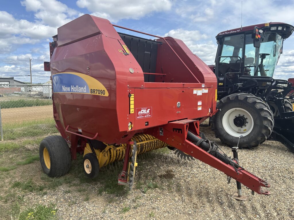 2011 New Holland BR7090 Round Baler