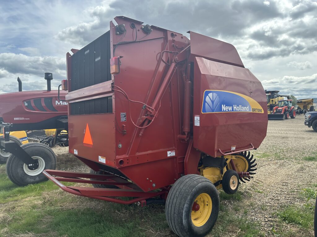 2011 New Holland BR7090 Round Baler 1