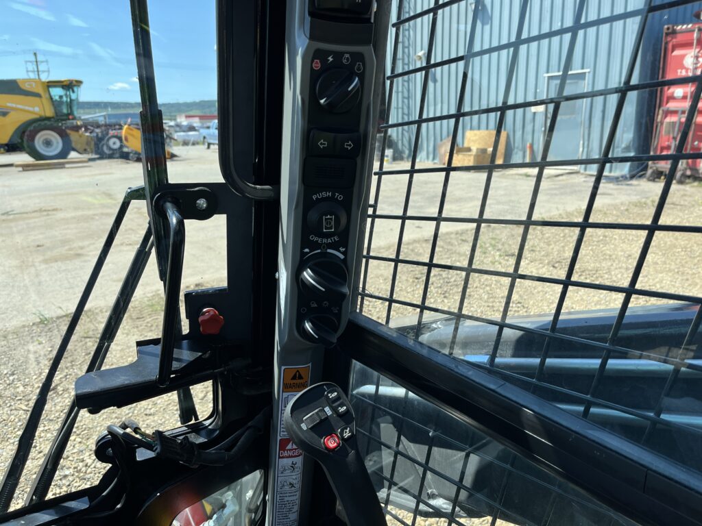 2022 New Holland C332 Compact Track Loader 10